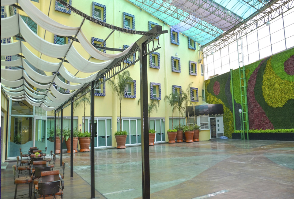 Interiores del hotel Plaza Poblana